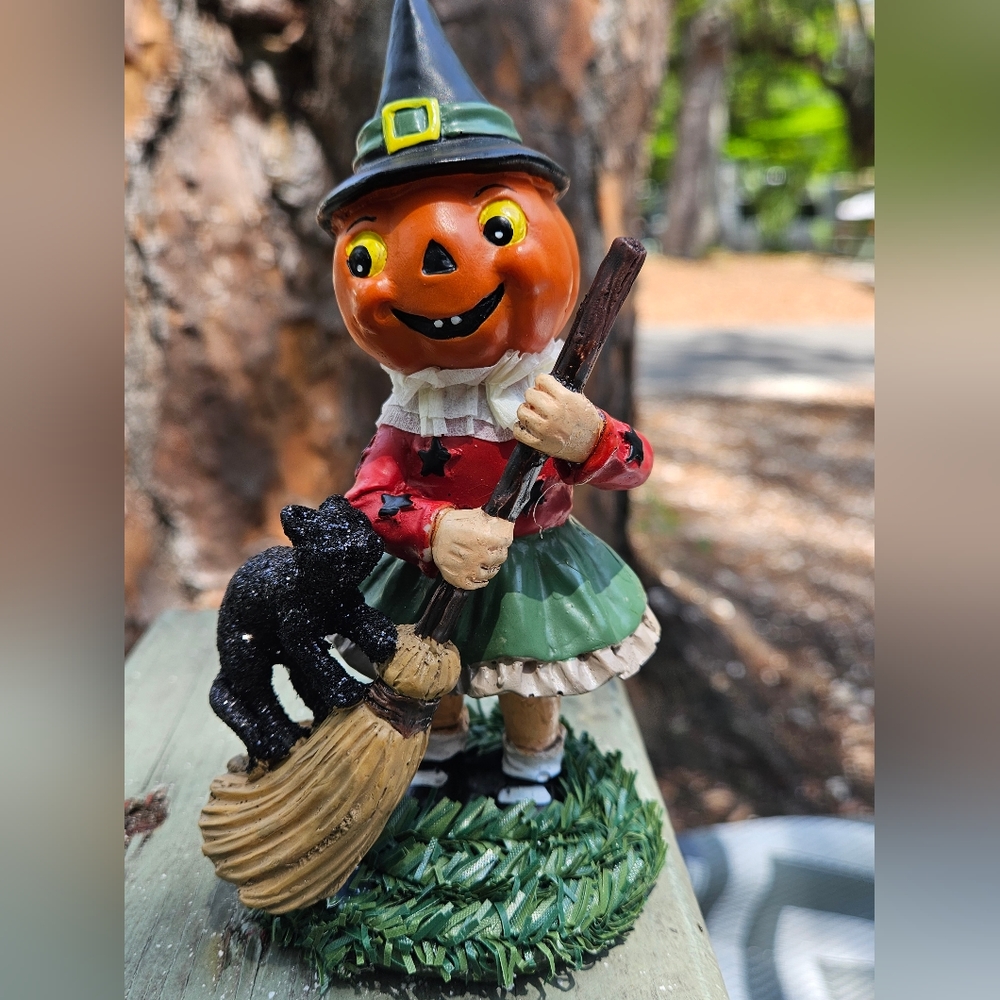 Pumpkin Halloween Figuring.